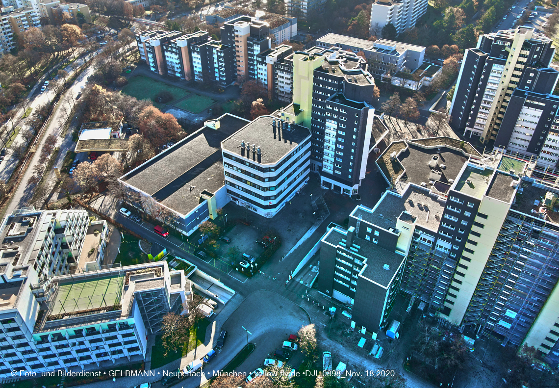 18.11.2020 - Marx-Zentrum und Wohnanalge Karl-Marx-Ring 52-62 in Neuperlach